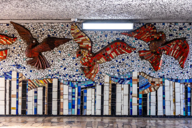 Przejście podziemne przy dawnej kopalni - mozaika z PRL