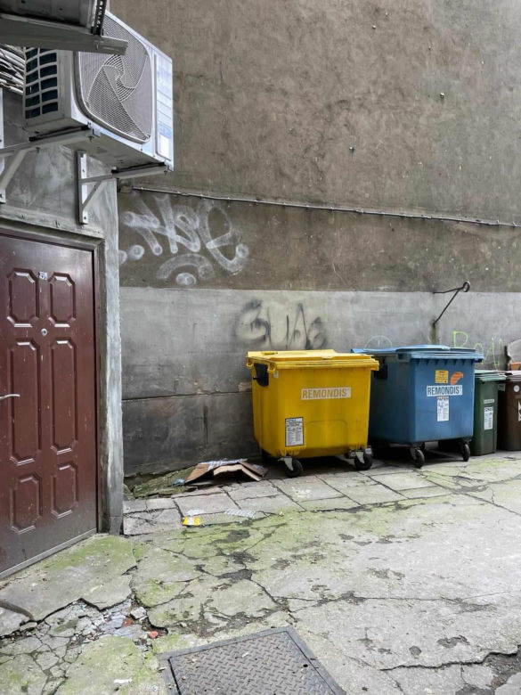 Dziedziniec kamienicy w centrum Poznania