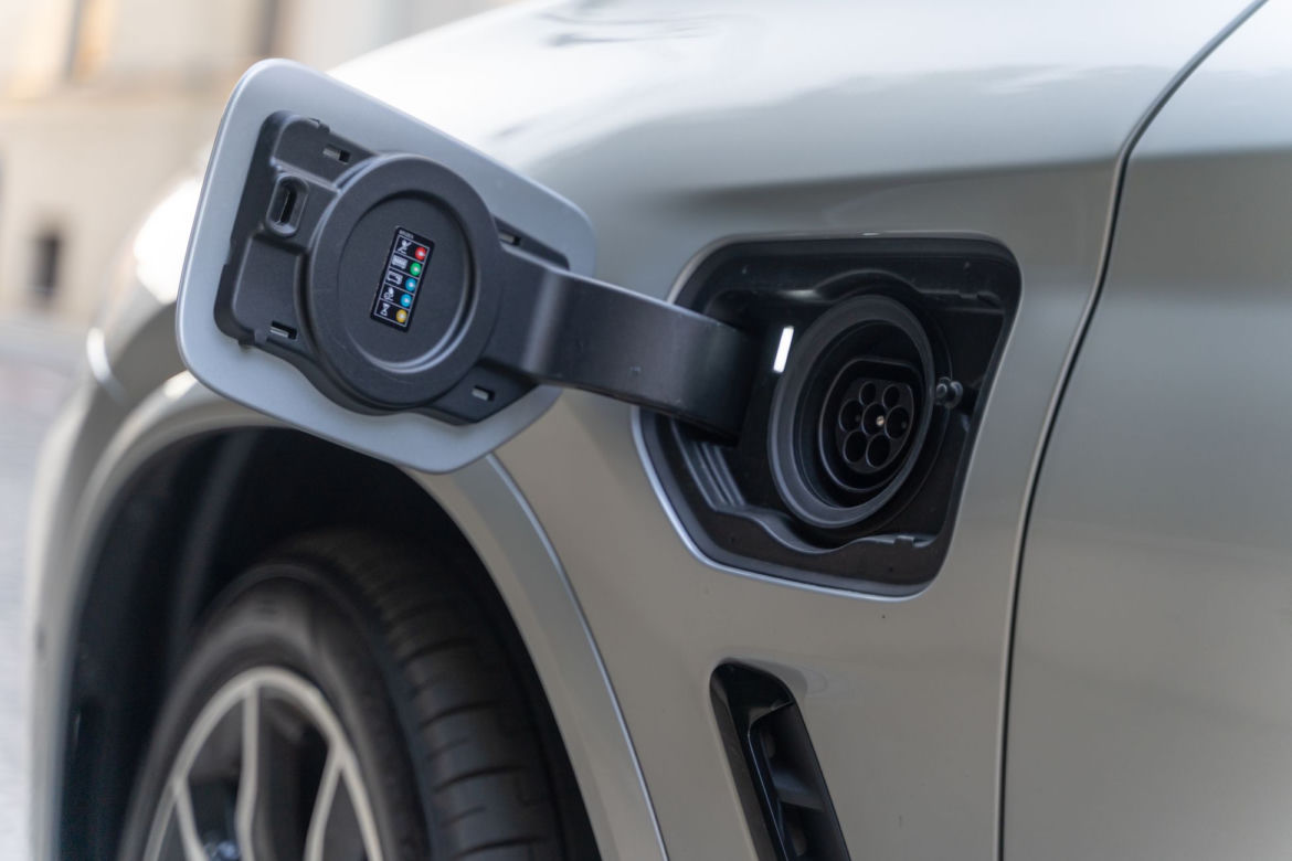 (2020) BMW X3 xDrive30e