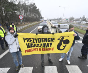 Mają dość korków, chcą buspas. W godzinach szczytu protestowali na pasach