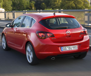 Opel Astra IV