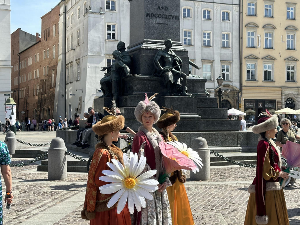 "Polonez wiosenny" na Rynku Głównym w Krakowie