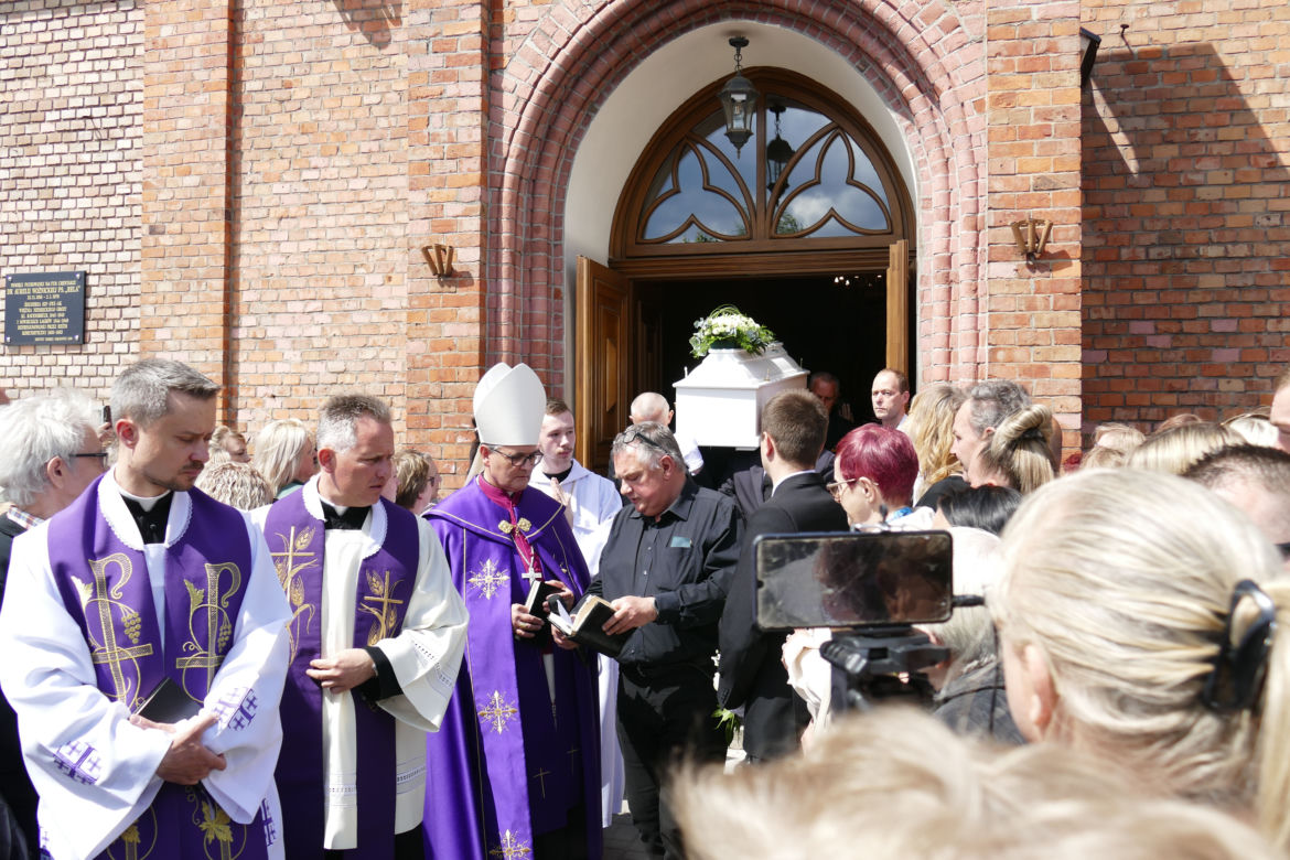 Pogrzeb Kamilka z Częstochowy na cmentarzu Kule