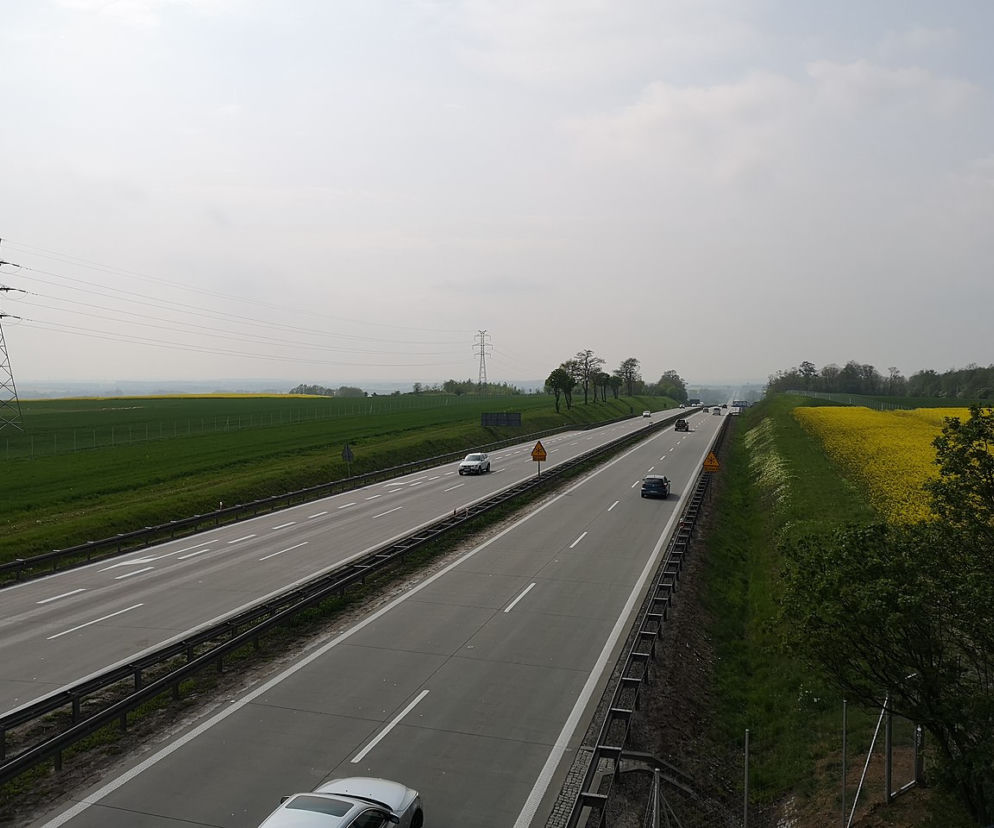 Na A4 pod Wrocławiem stali w korku GIGANCIE! Tir zderzył się z busem