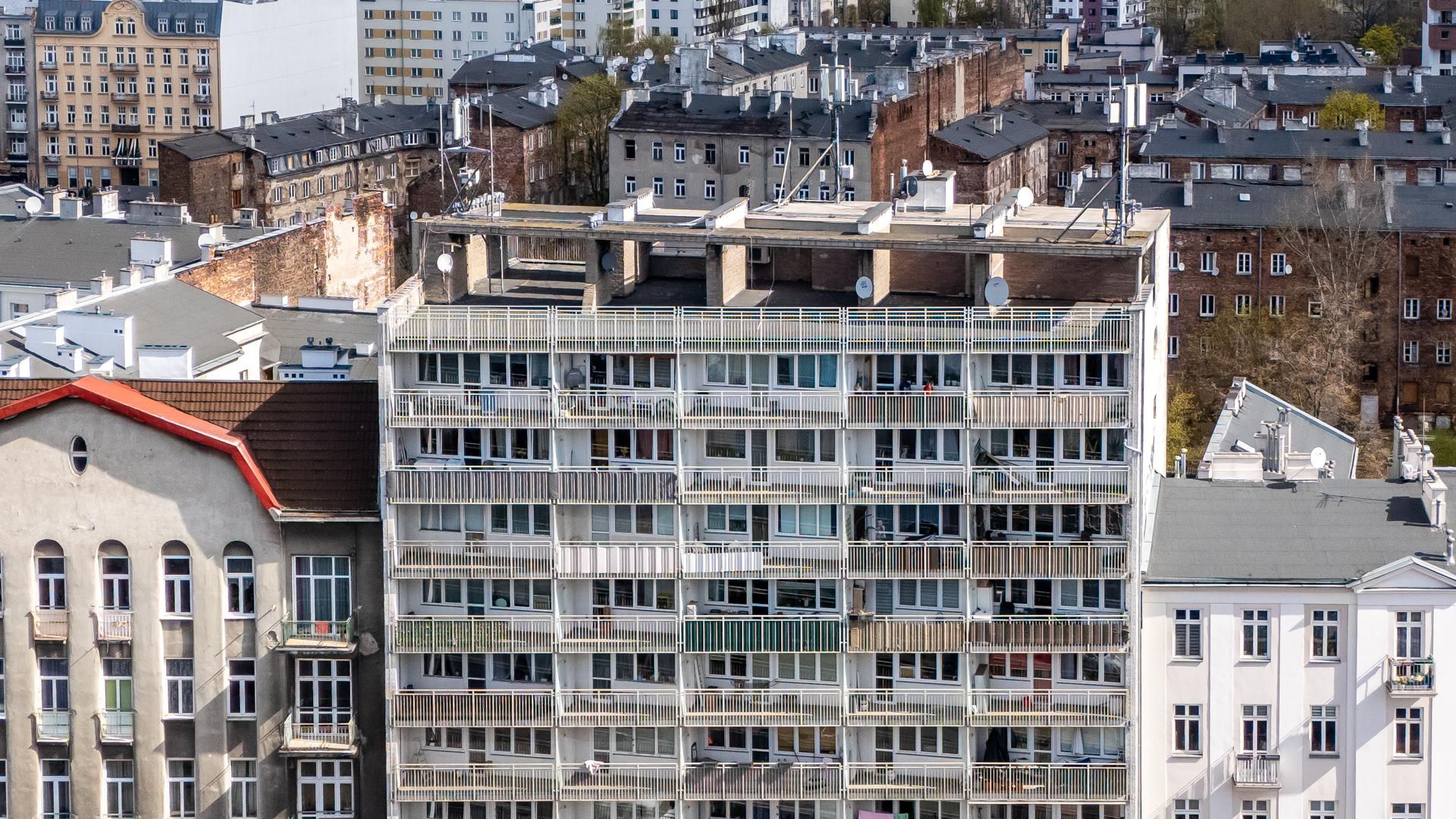 Blok przy Targowej 42 w Warszawie