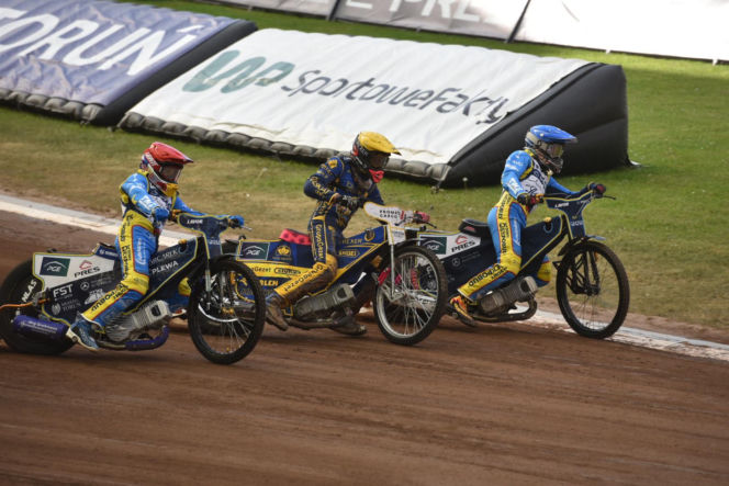 PRES Grupa Deweloperska Toruń - Gezet Stal Gorzów: Zdjęcia kibiców z meczu 7. kolejki PGE Ekstraligi na Motoarenie