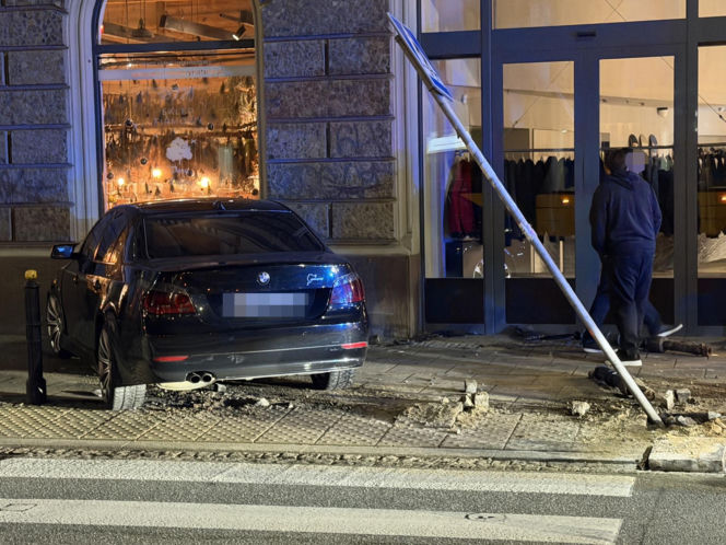 Obywatel Rosji driftował po Placu Zbawiciela