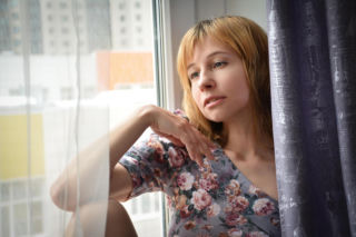 Siedzenie przy oknie pomaga kontrolować poziom glukozy. Naukowcy: to naprawdę działa