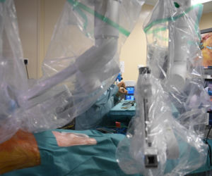 Polscy lekarze z Chin zoperaowali pacjentów w Warszawie. To pierwsze w historii operacje telerobotyczne na taką odległość