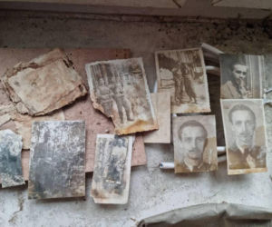 Pod podłogą mieszkania na Saskiej Kępie znajdowała się skytka z dokumentami i prywatnymi rzeczami z czasów okupacji