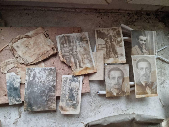 Pod podłogą mieszkania na Saskiej Kępie znajdowała się skytka z dokumentami i prywatnymi rzeczami z czasów okupacji