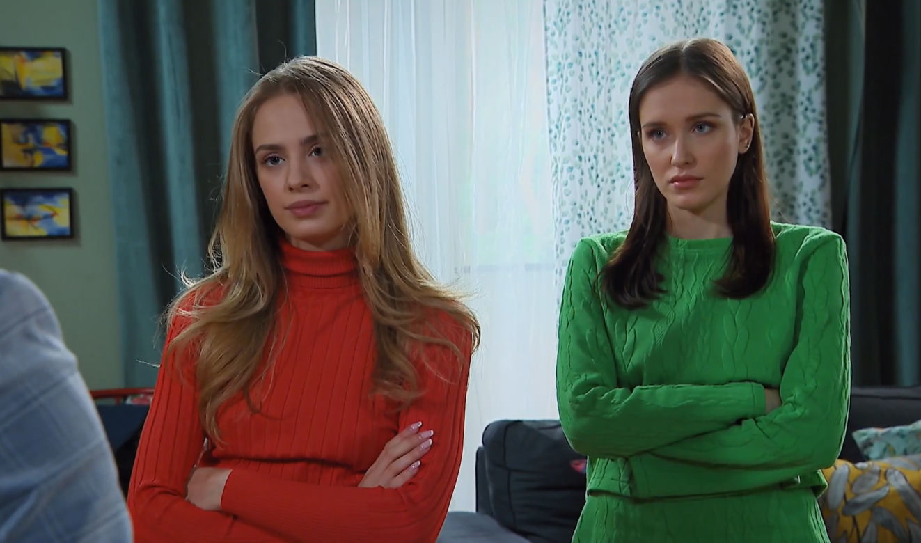 Barwy szczęścia, odc. 2674: Oliwka (Wiktoria Gąsiewska), Madzia (Natalia Sierzputowska)