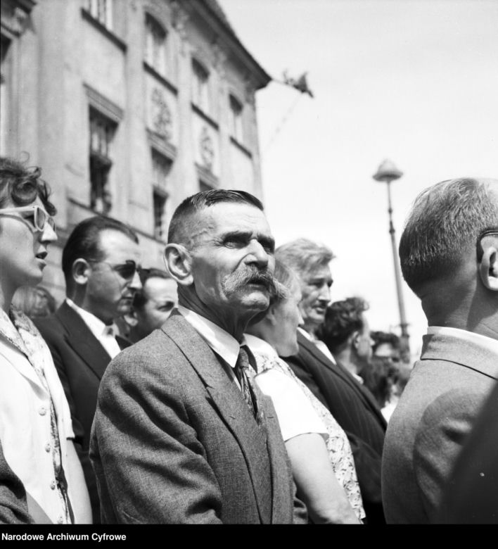 Uroczystość Bożego Ciała w Warszawie celebrowana przez Prymasa Polski kardynała Stefana Wyszyńskiego - 1957 rok
