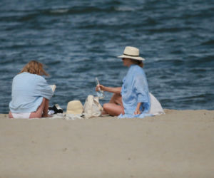 Ewa Skibińska na plaży