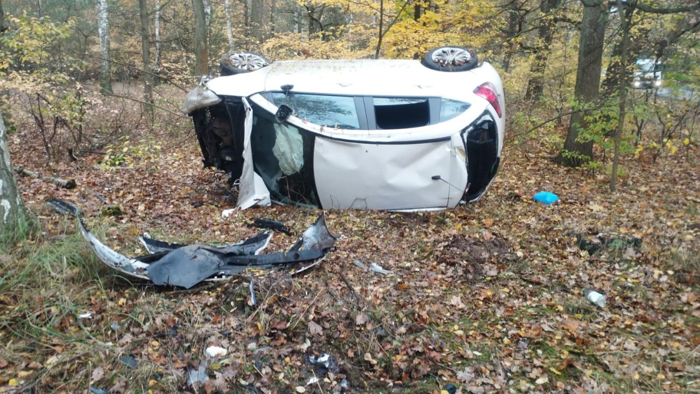 Niebezpieczne zdarzenie na zabłoconej drodze Robczysko-Poniec