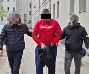 Fałszywi policjanci weszli do domu. Na twarzach mieli żelowe maski