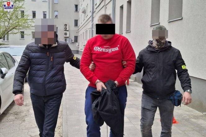 Fałszywi policjanci weszli do domu. Na twarzach mieli żelowe maski