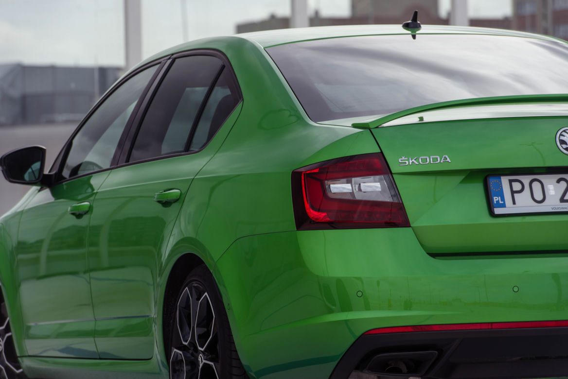 Skoda Octavia RS Challenge vs Peugeot 308 GTi