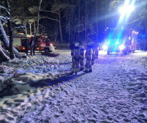 W miejscowości Ładzyń pod autem na zbiorniku „Bagno” załamał się lód 