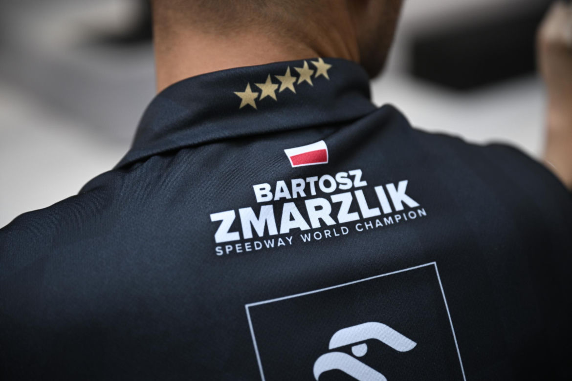 Bartosz Zmarzlik przekazał motocykl 11-letniemu Kubie