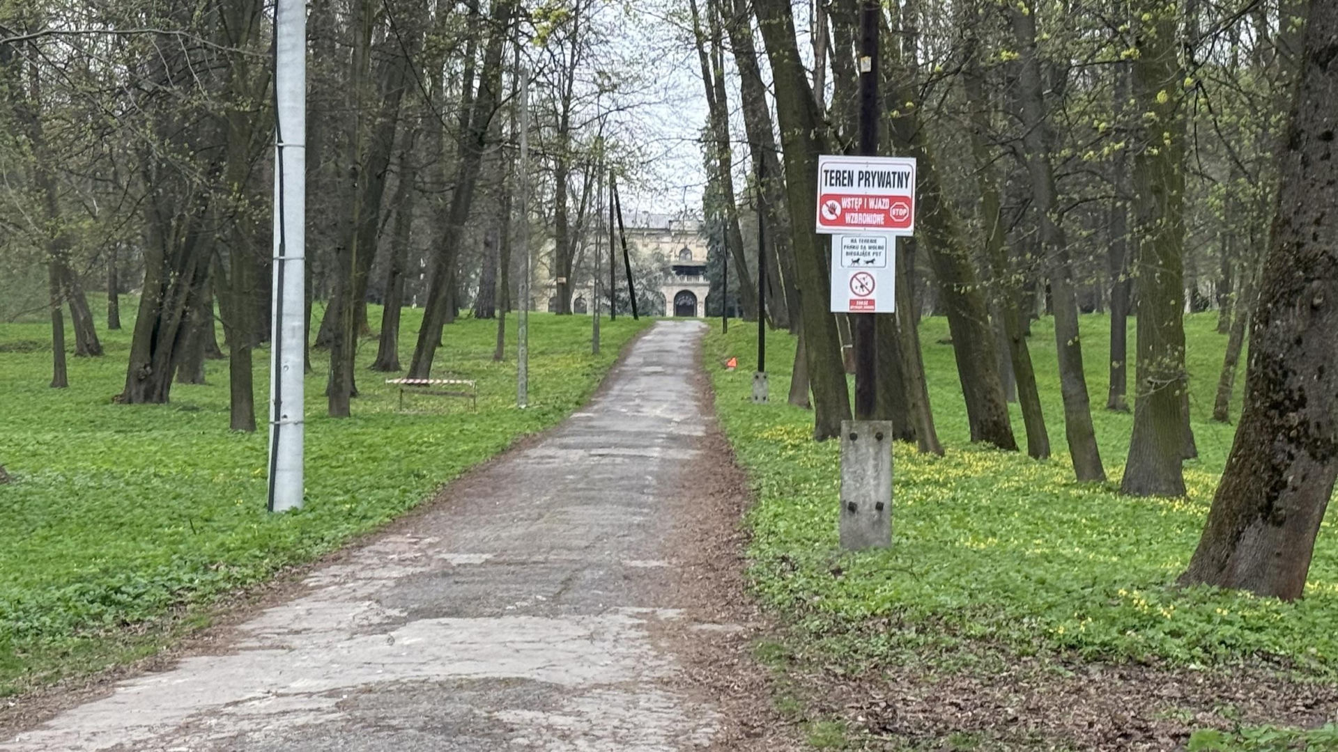 Pałac w Pilicy, wspaniała rezydencja która od dekad popada w ruinę