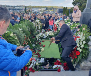 Poseł Łukasz Litewka spoczął w honorowym miejscu