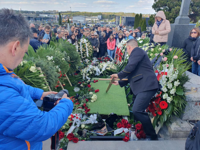 Poseł Łukasz Litewka spoczął w honorowym miejscu
