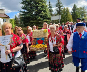 Dożynki 2026. Niezwykły korowód i wieńce pełne symboli. Powiat starachowicki podziękował za plony