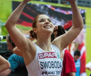 18-letnia Ewa Swoboda bez tatuaży