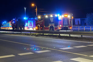 Dramat pod Warszawą. Autem wbił się w pieszego