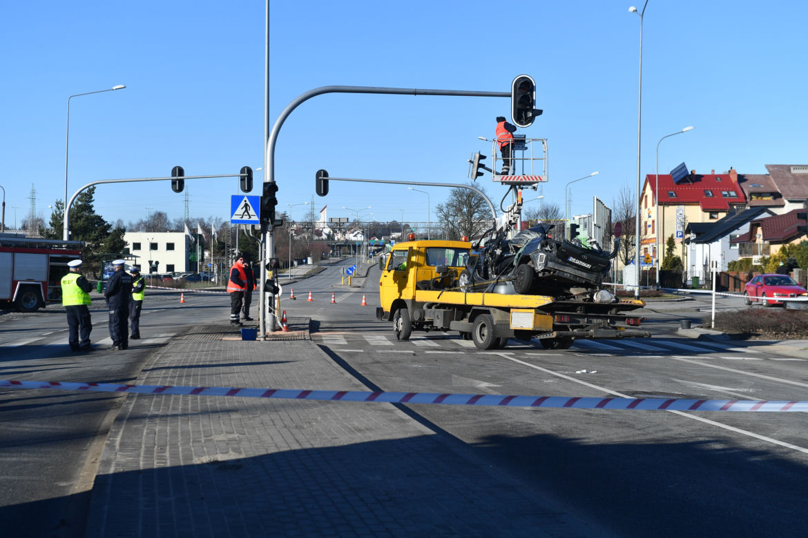 Raper roztrzaskał sie na słupie