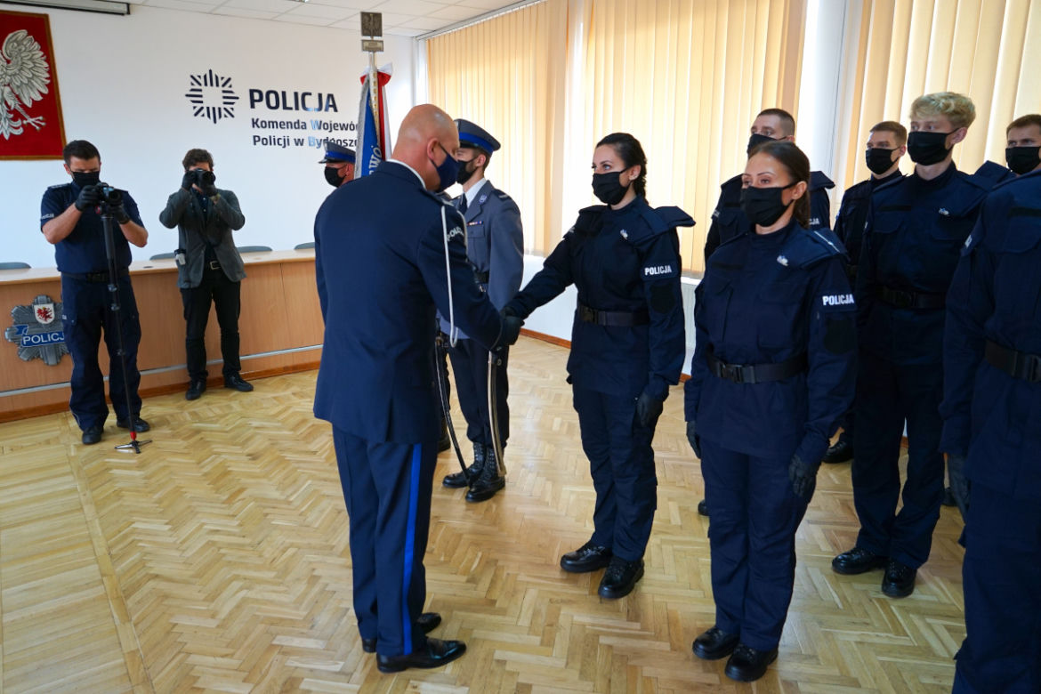 W województwie kujawsko-pomorskim ślubowanie złożyło 33 nowych policjantów