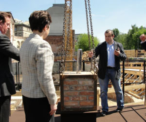 Wmurowanie kamienia węgielnego pod budynek Senator (10 maja 2011 r.)