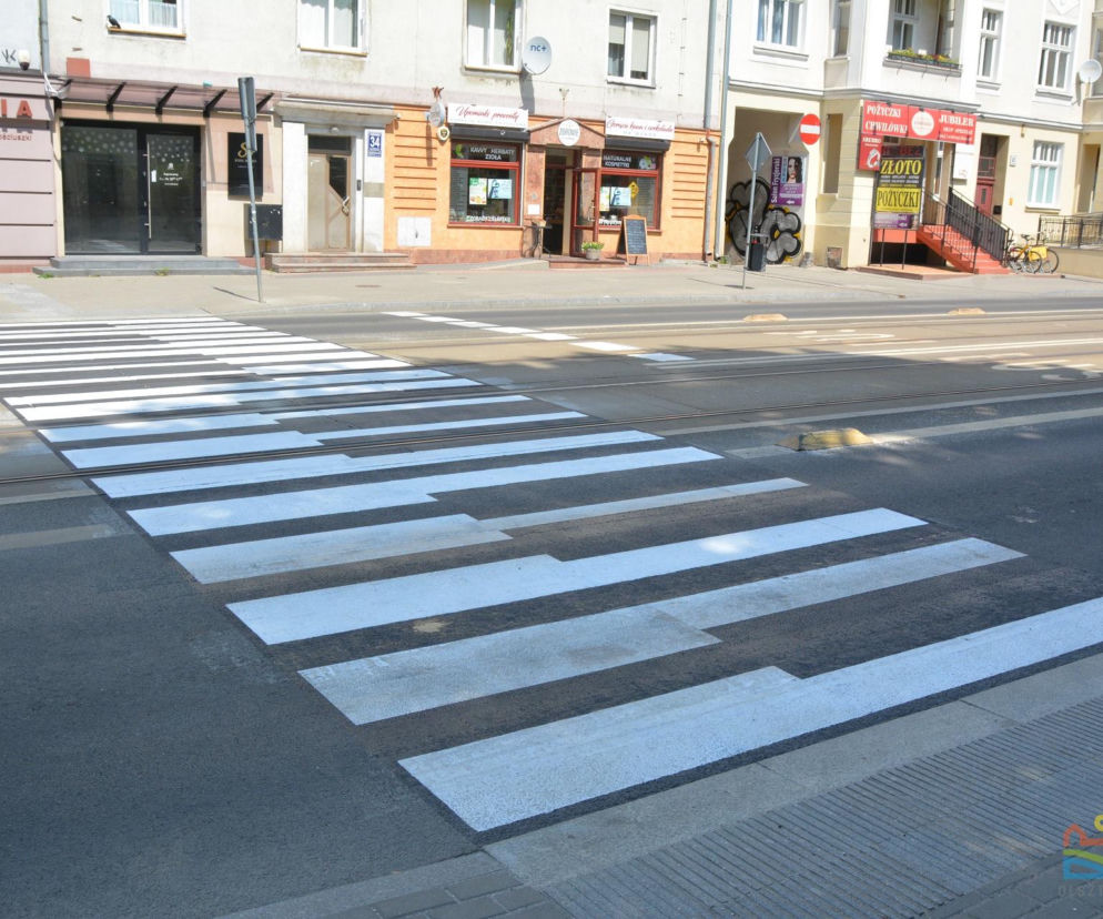 Olsztyn. Niezwykłe przejście dla pieszych. Zamiast zebry jest... klawiatura fortepianu! [ZDJĘCIA]