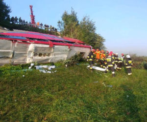 Tragiczny wypadek drogowy na Podkarpaciu. Nie żyją 3 osoby
