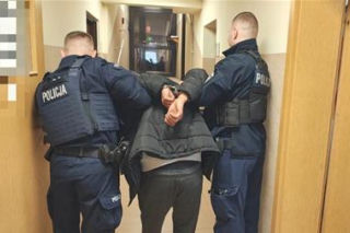 Młody Kolumbijczyk rzucił się na kobietę! Brutalne pobicie w centrum miasta