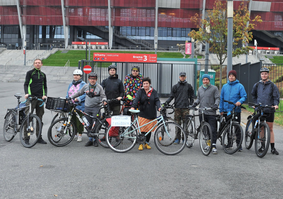 Protest rowerzystów na Moście Poniatowskiego. "Tu jest jak w cyrku"