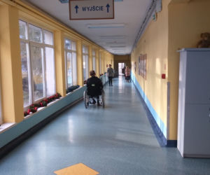  Kto płaci za seniora w domu opieki?