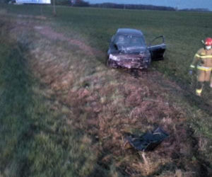 Łomża. Koszmarny wypadek na DK61! Nie żyje 62-latek. Drugi z kierowców chciał uciec [ZDJĘCIA]
