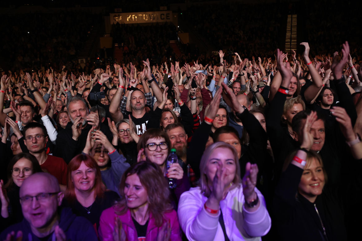 Koncert "Zadzwońcie po milicję" w katowickim Spodku