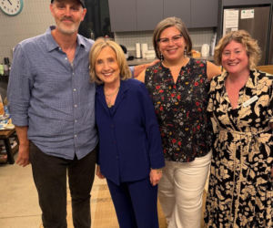 Hillary Clinton pracuje na czołowych uczelniach