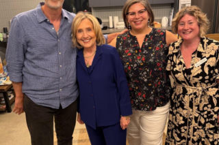Hillary Clinton pracuje na czołowych uczelniach