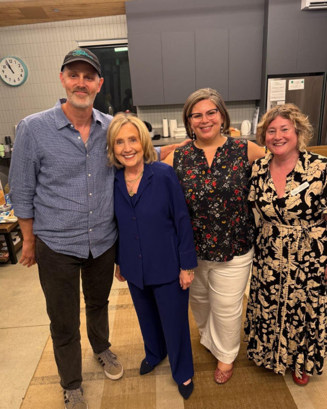 Hillary Clinton pracuje na czołowych uczelniach