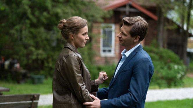 M jak miłość odc. 1894. Natalka (Dominika Suchecka), Adam Karski (Patryk Szwichtenberg)