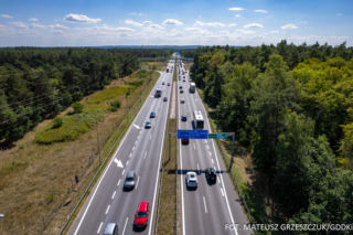 To najbardziej zatłoczona droga w regionie. W sezonie korki ciągną się kilometrami. Na granicy przepustowości