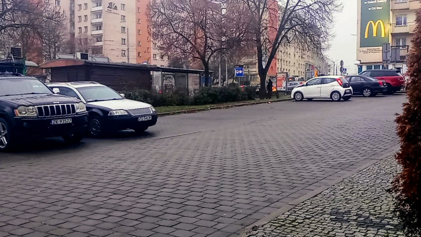 Podzamcze z płatnym parkowaniem