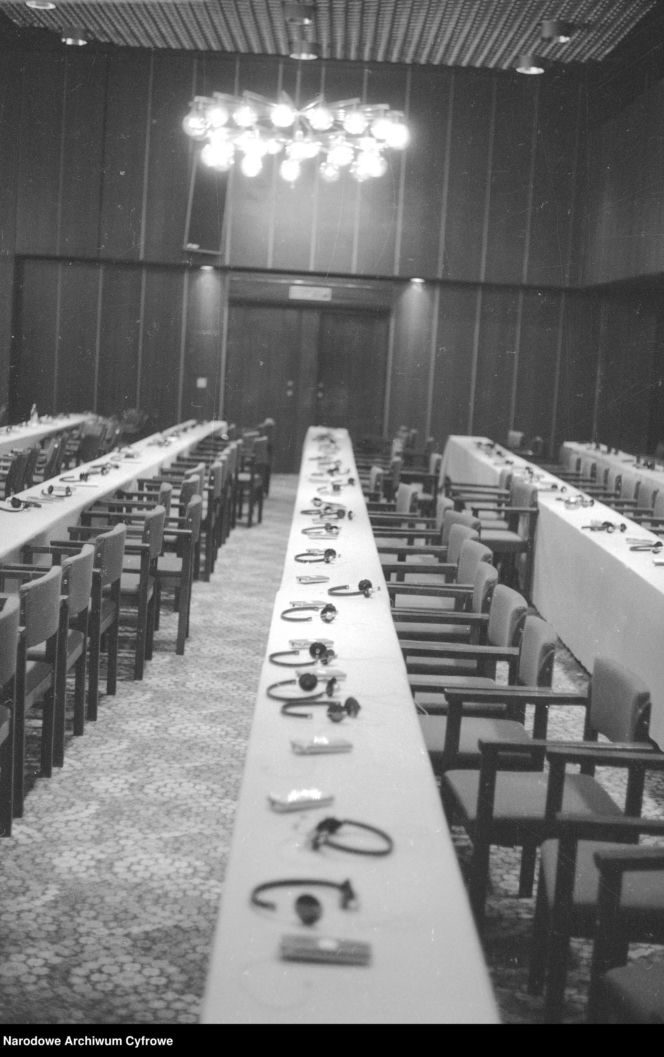 Kongres Intelektualistów w Obronie Pokojowej Przyszłości Świata w Hotelu Victoria w Warszawie