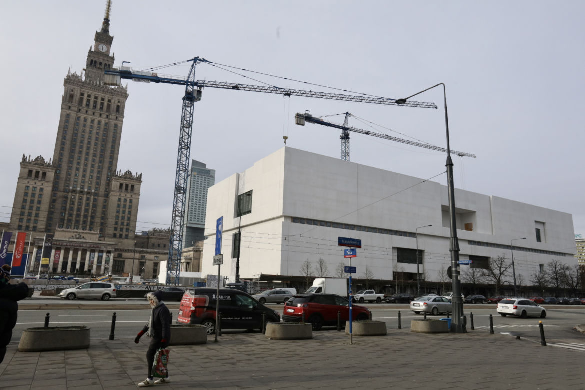 Muzeum sztuki dzieli warszawiaków. Mówią, że jest jak wielka trumna