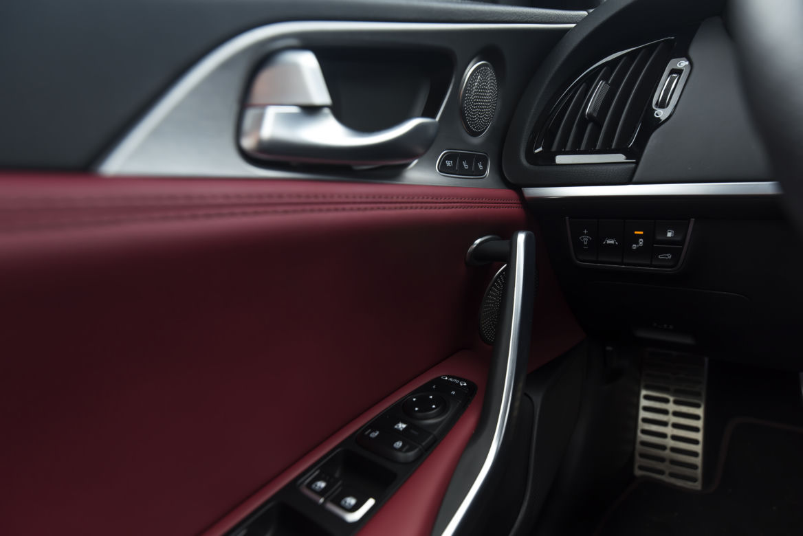 Kia Stinger 2.0 T-GDI 245 KM 8AT RWD GT Line