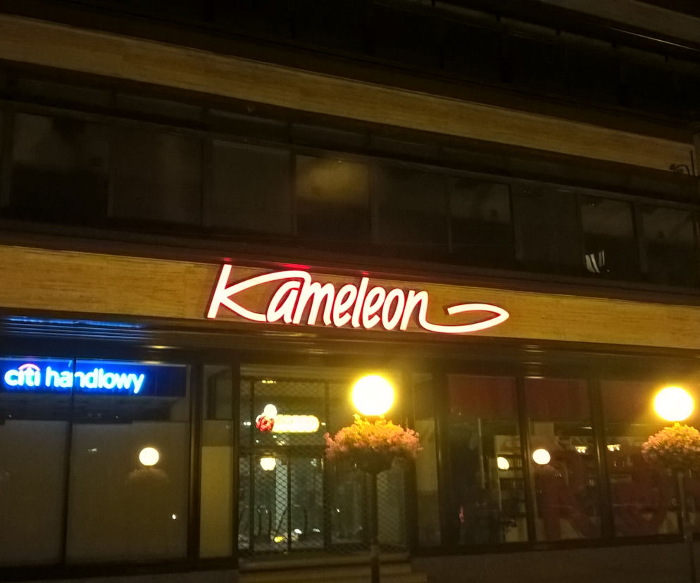 Neon na budynku Kameleona we Wrocławiu